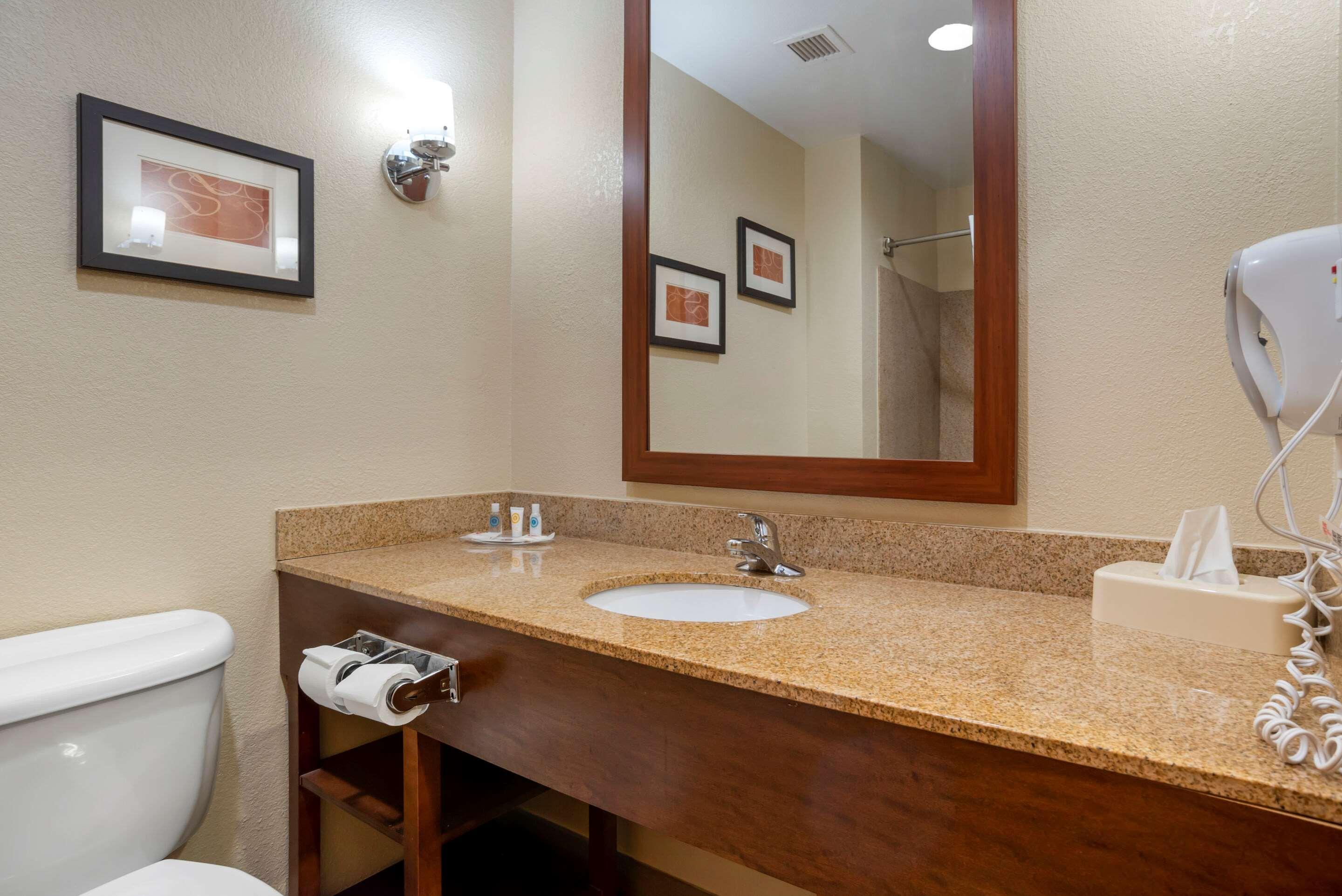Comfort Suites Oxford I-20 Exit 188 Exterior foto